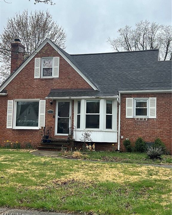 1st image of 4518 W 226th St