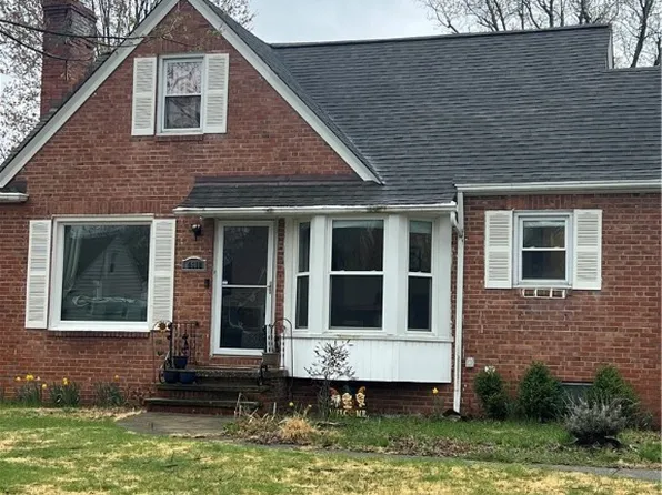 4518 W 226th St, Fairview Park, OH 44126