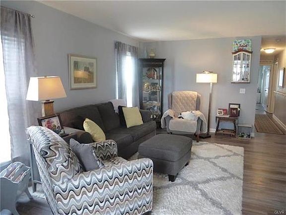 3rd image of 862 Biltmore Ave