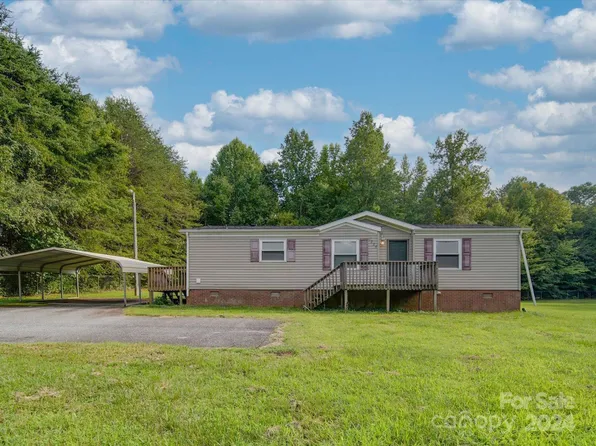 1225 Bowling Green Dr, Clover, SC 29710