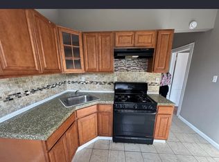 146 Hedden Ter #3R, Newark, NJ 07108