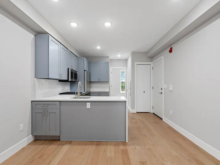 628 Bloomfield St #2 — Photo 8