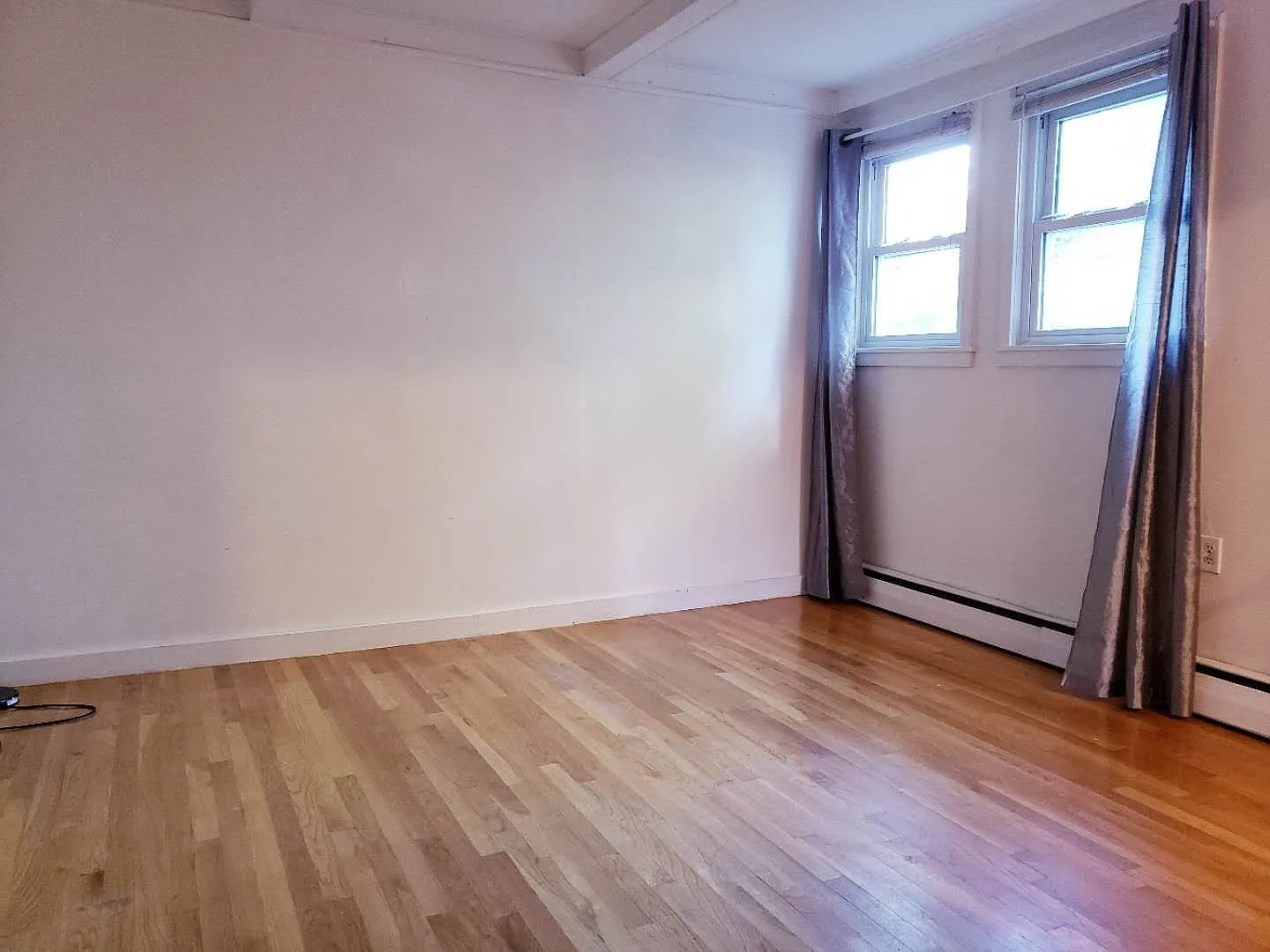 3 bed, 800 sqft, $1,125 — Photo 1