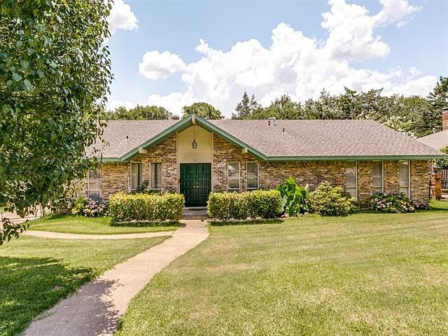 1st image of 606 Parkwood Cir