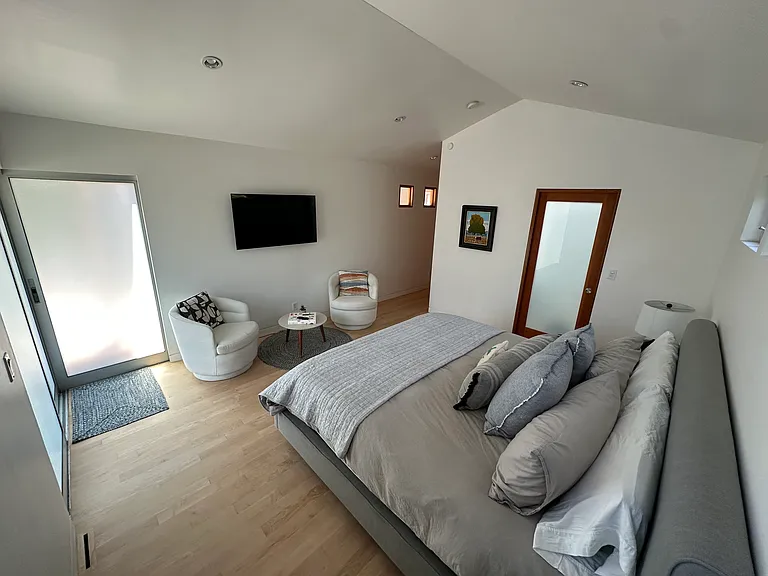 Large master suite, perfect light, seating area, plenty of storage, access to backyard, quiet