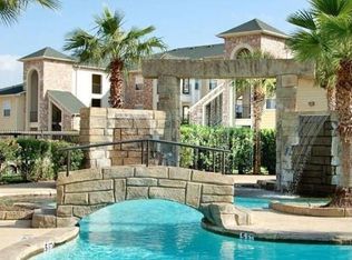 789 W Rittenhouse Rd, Houston, TX 77091