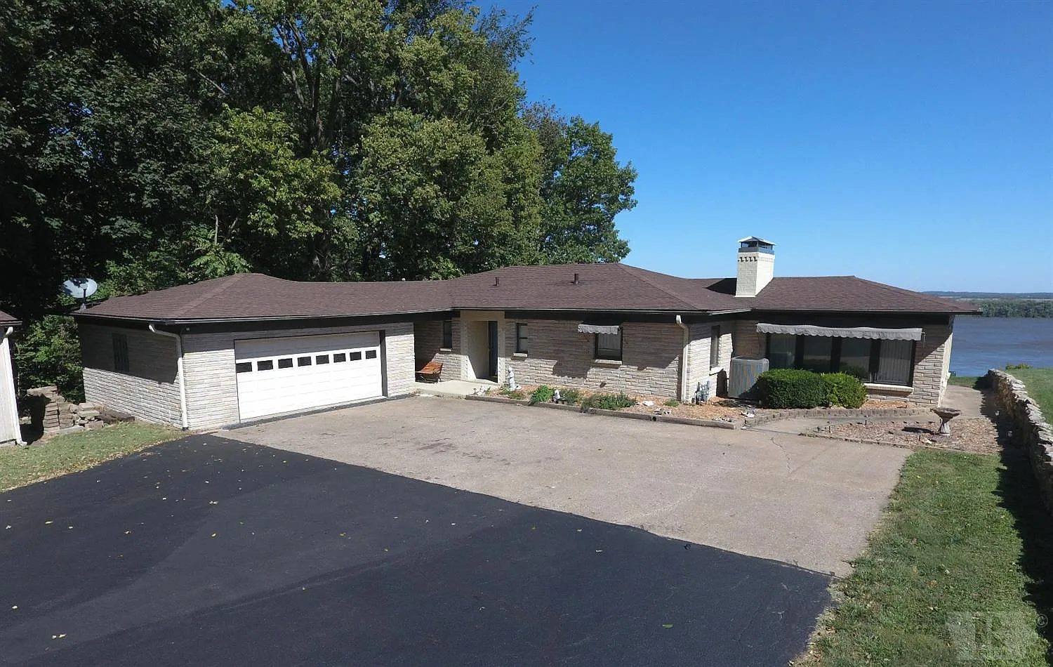 10 Concord Dr photo 1