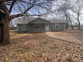 410 S Arkansas St, Caddo, OK 74729