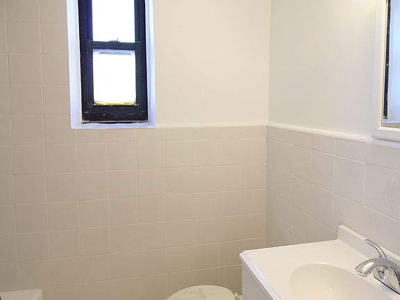 4th image of 19 Hamilton Ter APT 6F