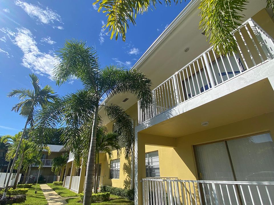 1st image of 2536 Van Buren St #1