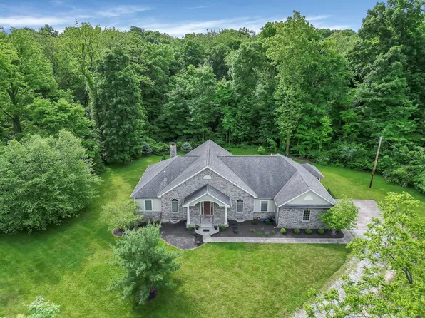 8853 National Rd SW, Etna, OH 43062