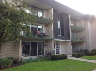10400 S Parkside Ave, Oak Lawn, IL 60453