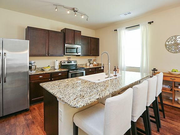 2nd image of 3006 Heritage Glen Dr