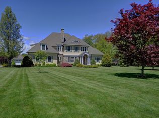 68 Towne House Rd, Fairfield, CT 06824