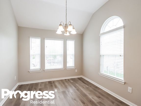 5th image of 16723 Highland Villa Ln
