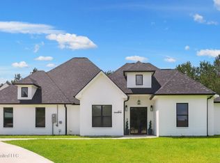 617 Deason Dr, Picayune, MS 39466