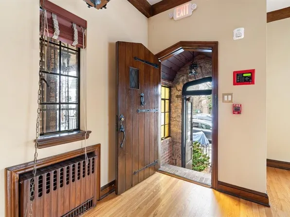 2314 Palisade Avenue image 2 of 49