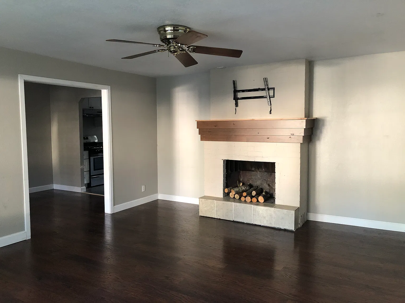 4 bed, 1300 sqft, $3,550 — Photo 3