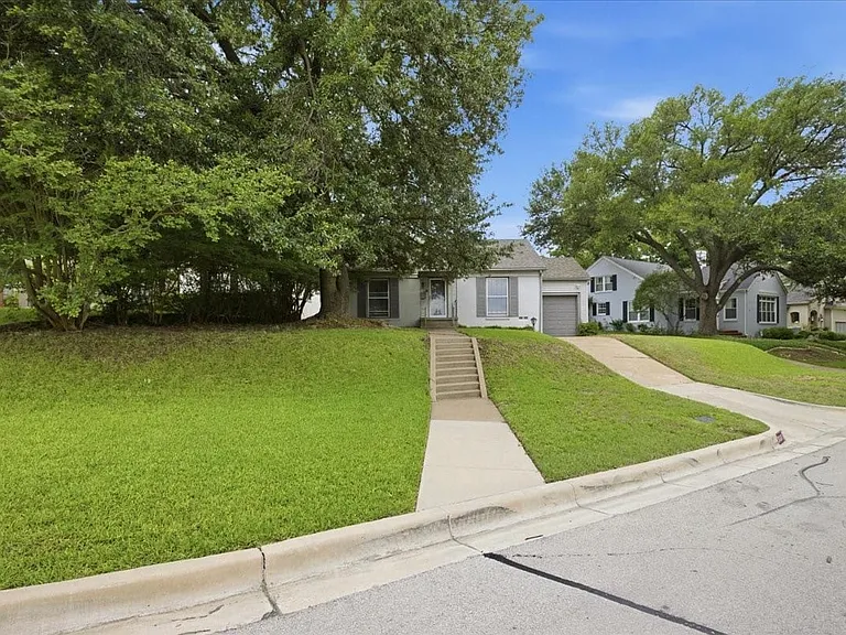 3101 Westcliff Rd W — Photo 6