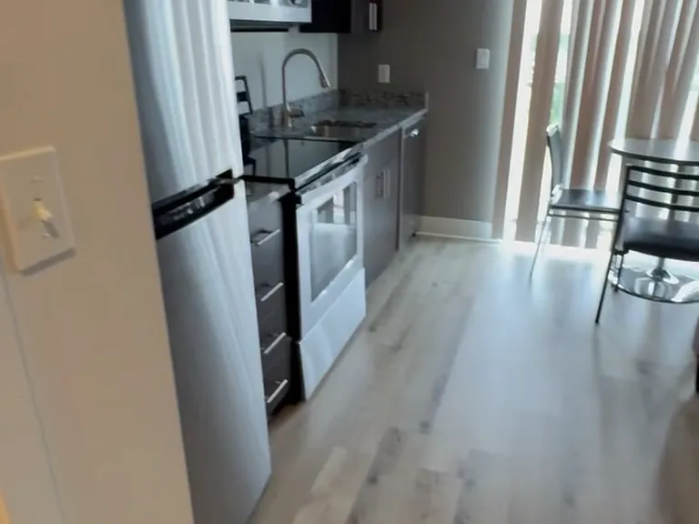 900 E Walnut St #515 — Photo 10