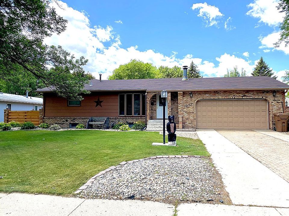 1957 McClellan Dr