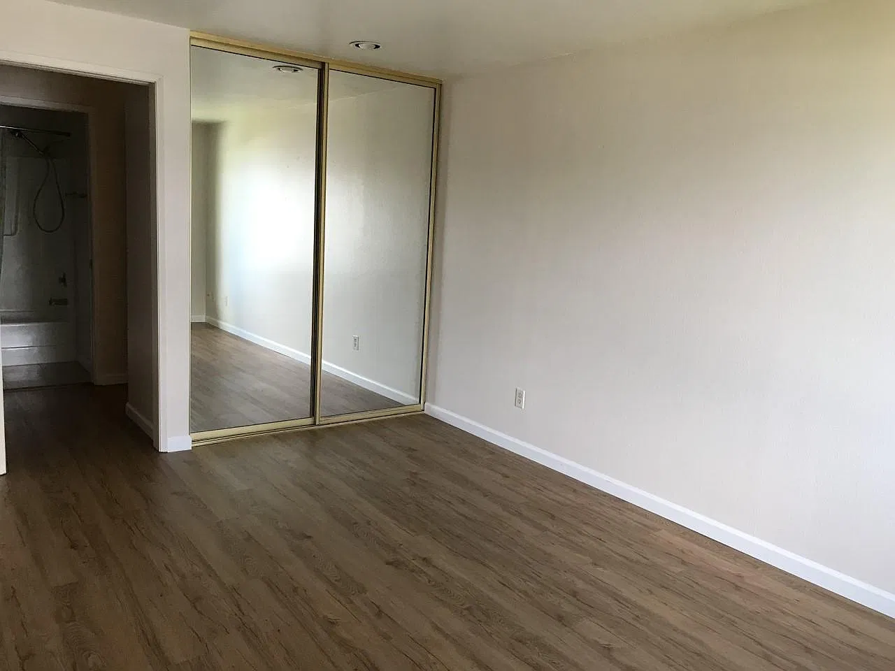 6627 Lakeview Dr — Photo 4
