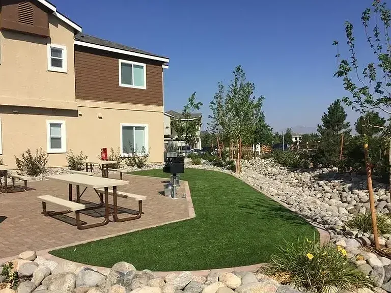 Sky Vista Commons North — Photo 2