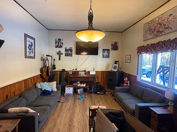 4th image of 226 Laskey Road