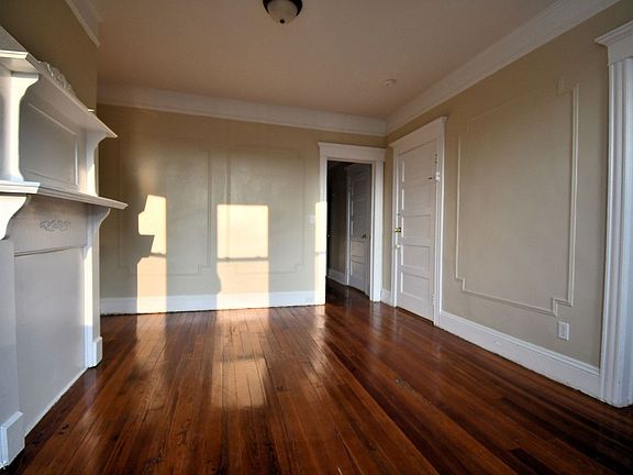 3rd image of 24 Mulberry St