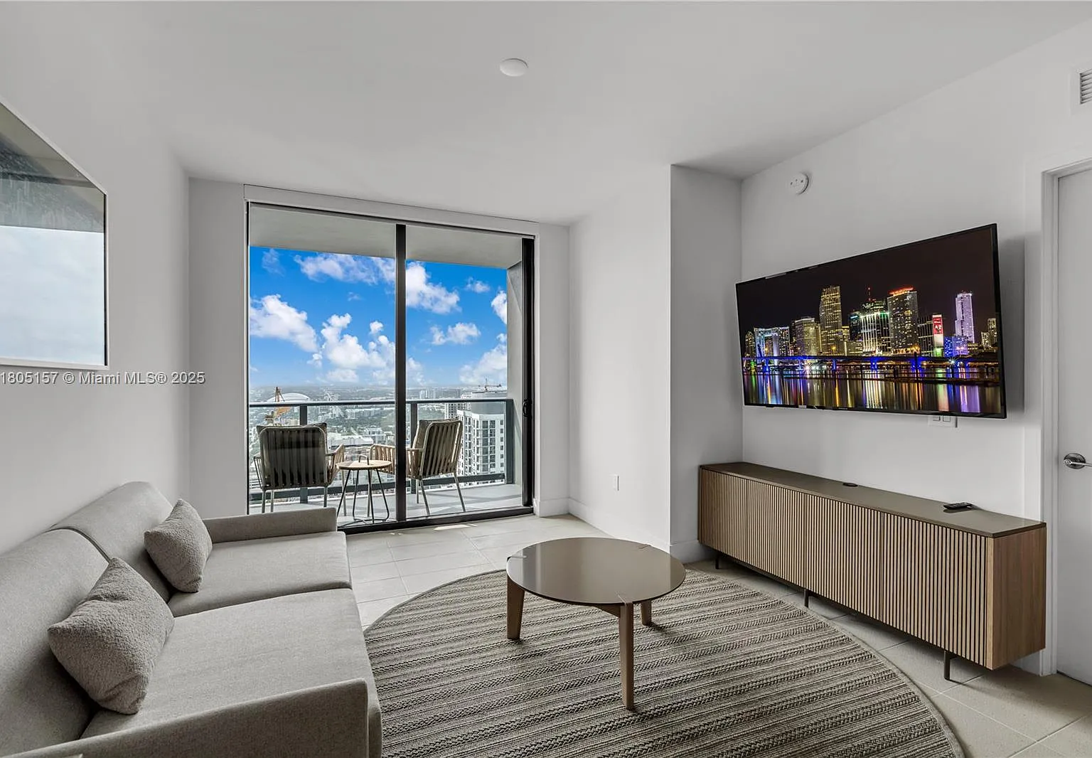 1 bed, 1.0 bath, 588 sqft, $3,500 — Photo 4