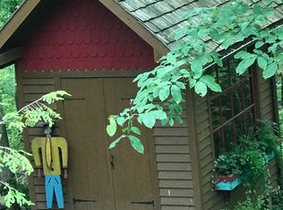 546 Artist Dr, Nashville, IN 47448