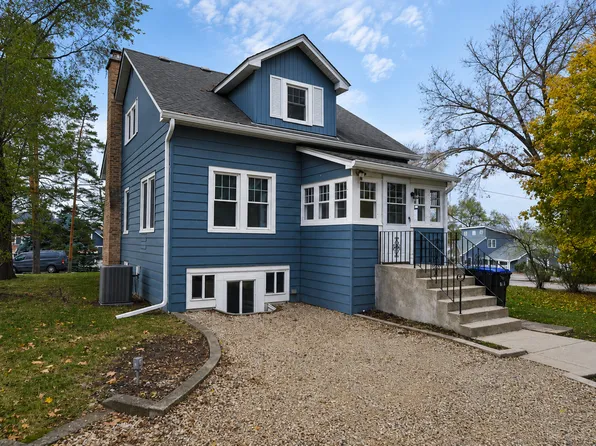 3916 E Lake Shore Dr, Wonder Lake, IL 60097