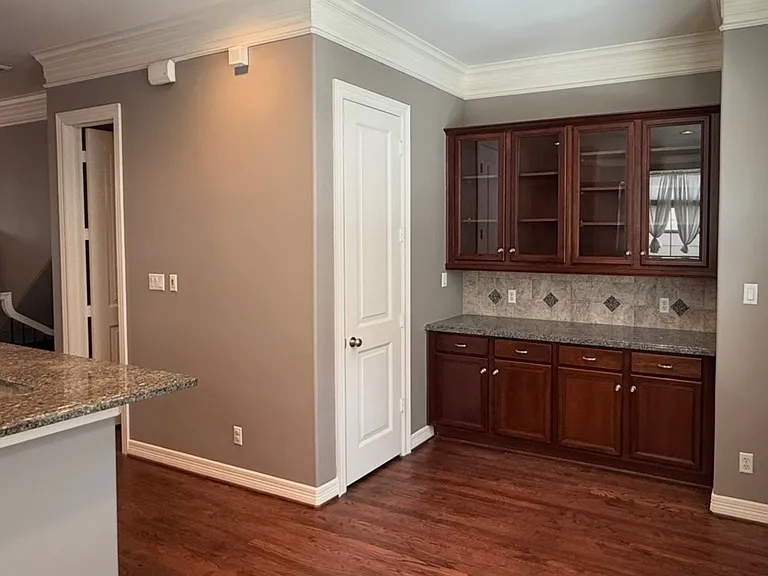 621 Hartman St — Photo 21