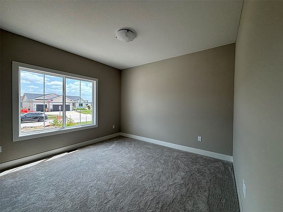4th image of 4710 178th St