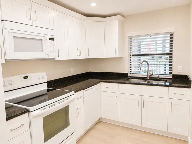 4600 Ocean Beach Blvd #202 — Photo 3