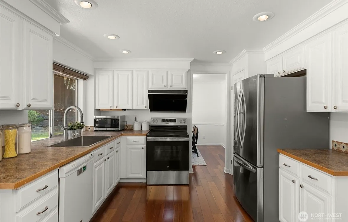 4 bed, 1890 sqft, $4,000 — Photo 4