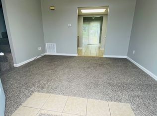1572 Elizabeth St, Belpre, OH 45714