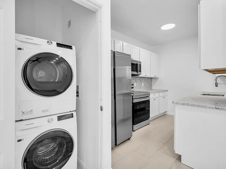142 S 6th St #1 — Photo 7