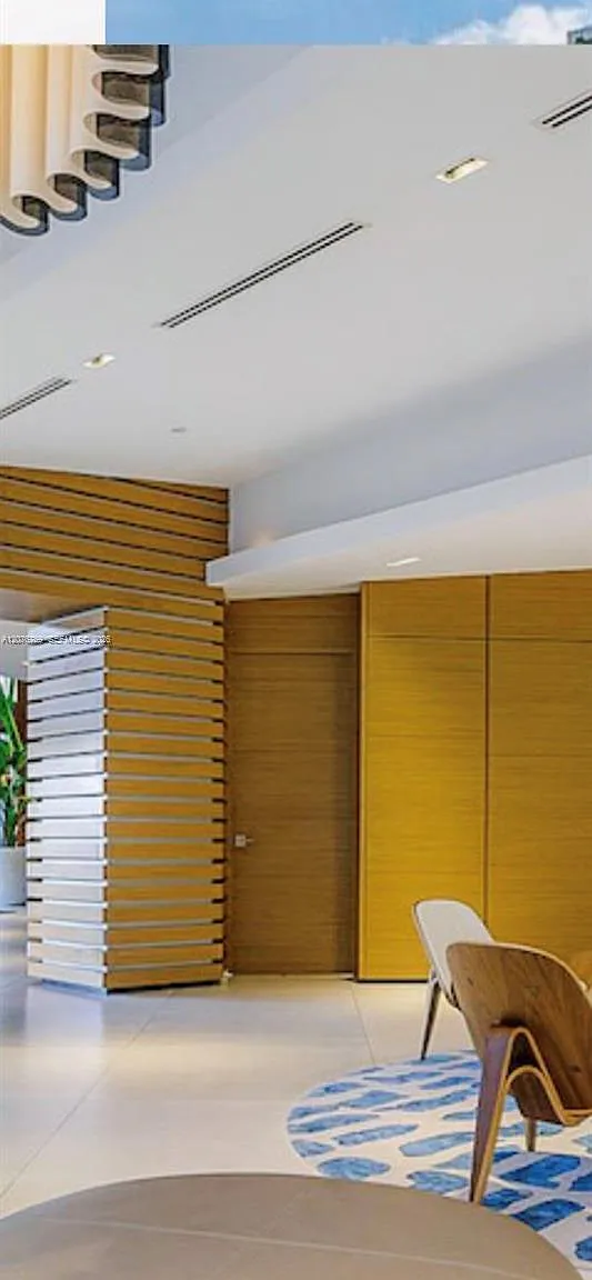 Four Midtown Miami Condo — Photo 3