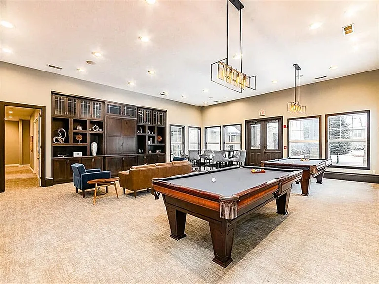 Elevate on Main — Photo 16