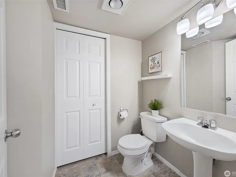16219 Northup Way #C204 — Photo 4