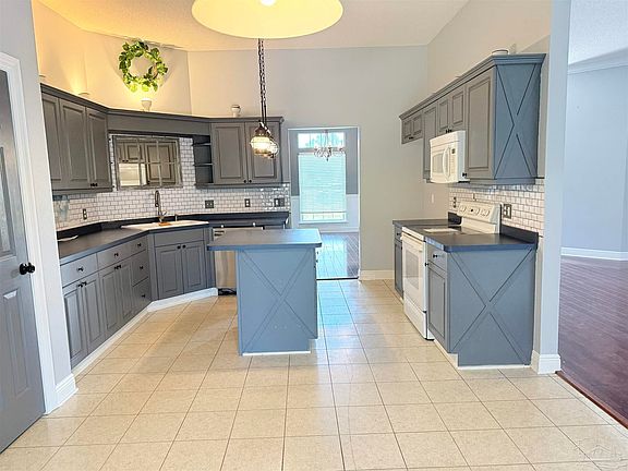 3rd image of 129 Belay Way