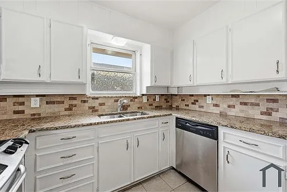 1661 Juniper Ln — Photo 9