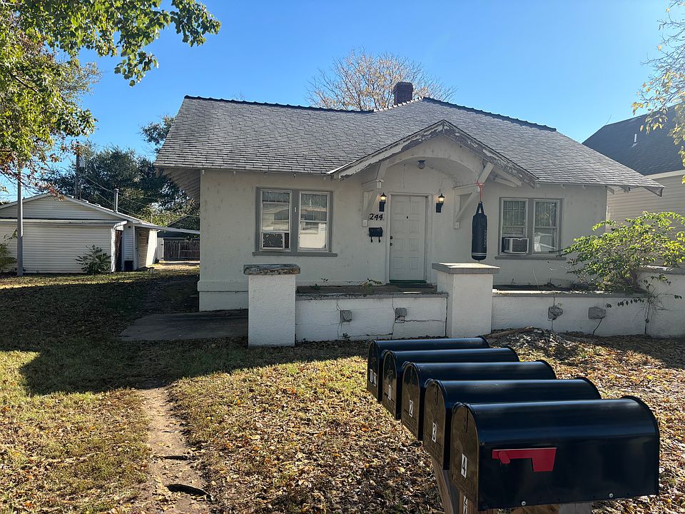 1st image of 244 N Vine Ave #4