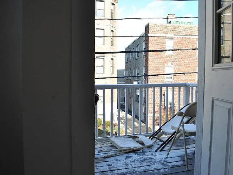51 Gardner St #2 — Photo 10