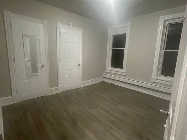 411 Green Ter APT 1