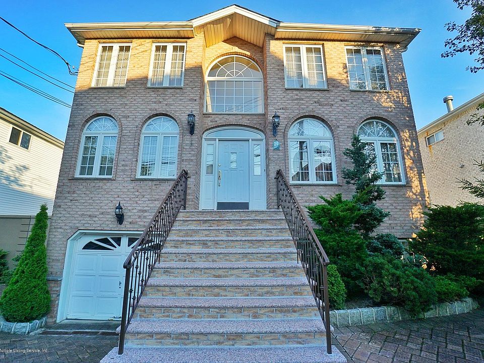 1st image of 26 Bayview Ln