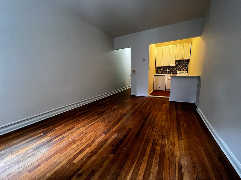 153 E 43rd St #5B — Photo 3