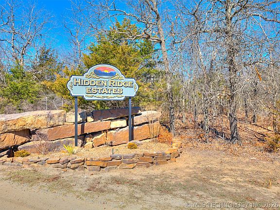 5th image of 1073 Hidden Ridge Rd