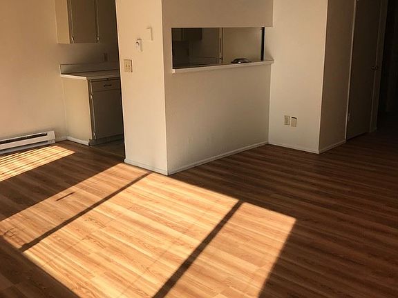 5th image of 1930 George Washington Way APT 206